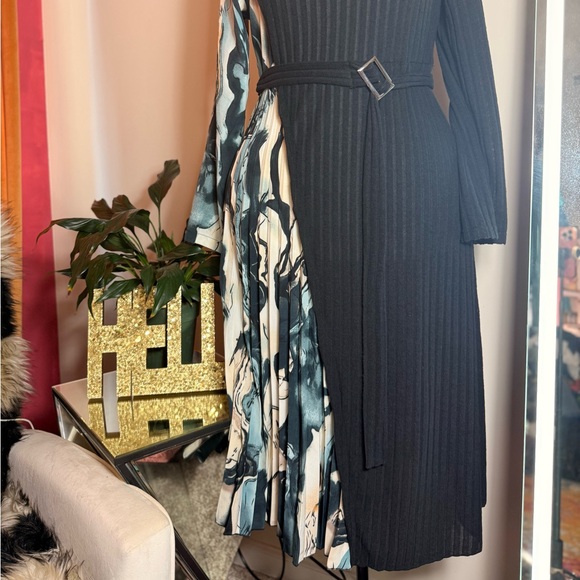 Elegant Black and Patterned Women's Dress - Picture 2 of 5